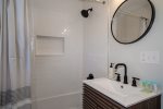 Bathroom with Single Sink and Shower/Bathtub Combo